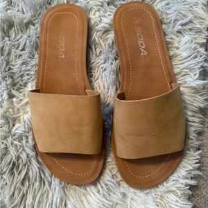 Slip on, Tan, Sandals
